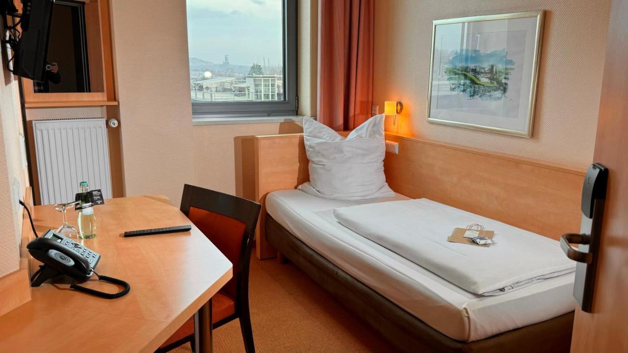 Hotel Rhein-Ruhr Ботроп Экстерьер фото