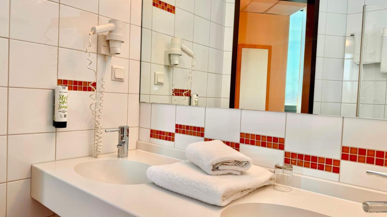 Hotel Rhein-Ruhr Ботроп Экстерьер фото